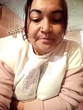 isis_milove Chat XXX in diretta