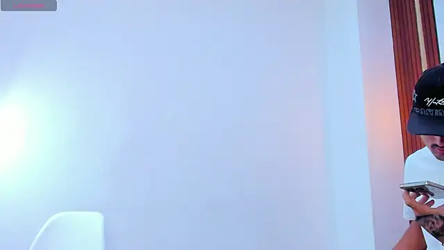 Hadrian_Torres: απευθείας συνομιλία ΧΧΧ