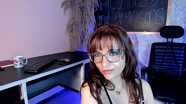 milenahot__69 即時 XXX 聊天