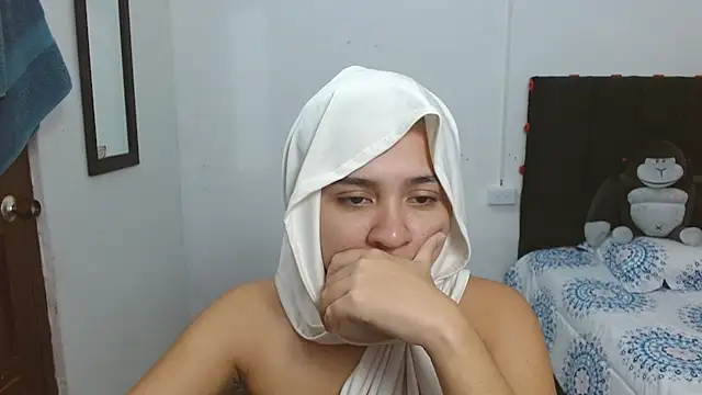 Thaliann Live XXX chat