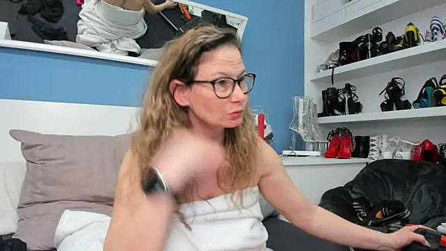 izzy-mendosa's Live XXX Chat