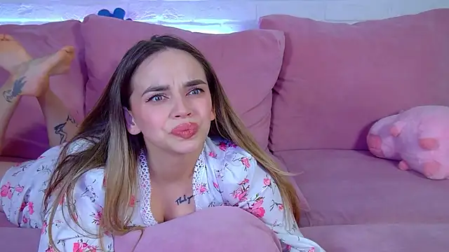 AnitaVenture Adlı Modelin Canlı XXX Sohbeti