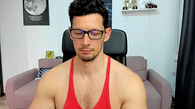 BrutusK08 Adlı Modelin Canlı XXX Sohbeti