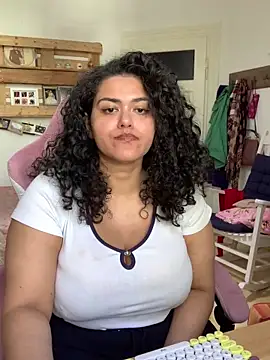 Curvydesifromgermany's Webcam Show