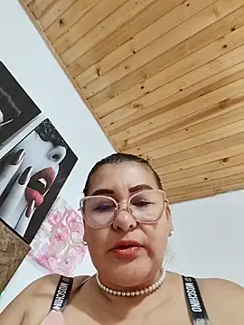 Chat XXX en directo de AlexxiaaMat