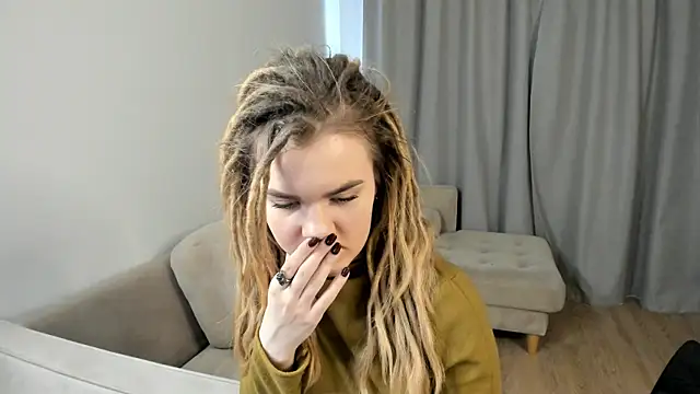 AldaCerrello Adlı Modelin Canlı XXX Sohbeti