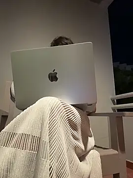 Zeravinan Live XXX chat