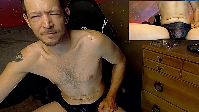 Živý XXX chat MasterForgedRayy