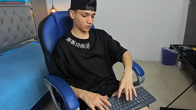 SamBlack_ Live XXX-chat