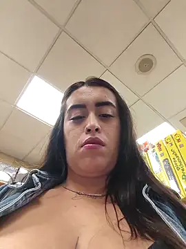 MissNyraSecret Chat XXX in diretta