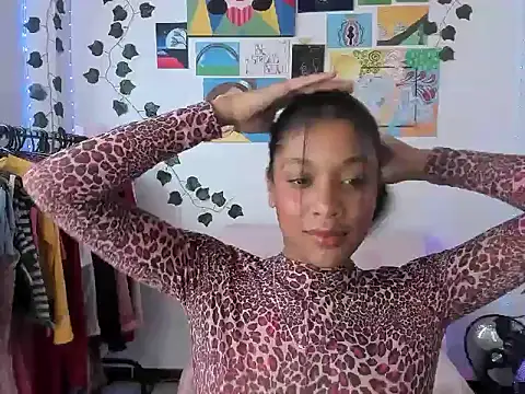 ElectraaJoness Chat XXX in diretta