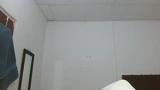 Thalian live XXX chat