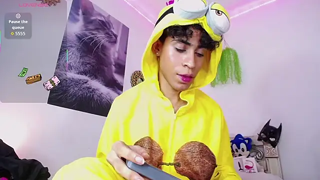 huge_armound live XXX chat