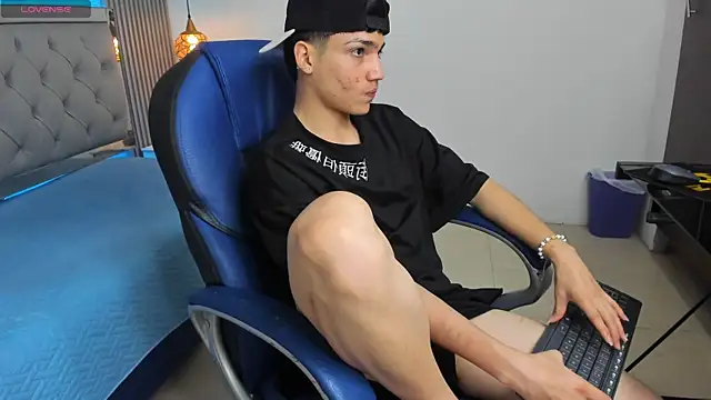 SamBlack_ live XXX chat