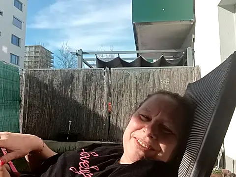 Jahudka47 লাইভ XXX চ্যাট