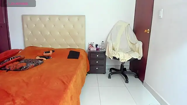 LUISSA_ লাইভ XXX চ্যাট