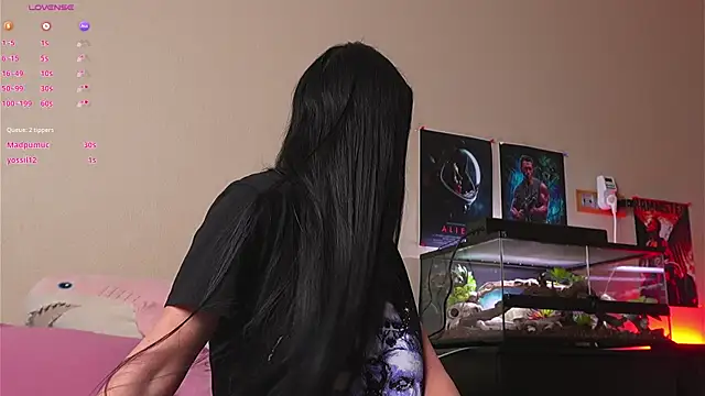 YaraAveiri লাইভ XXX চ্যাট