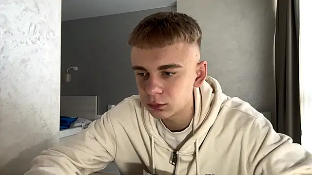 SoloFury Adlı Modelin Canlı XXX Sohbeti