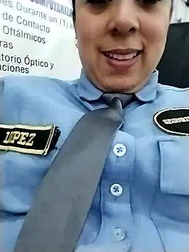 Cristal_Security-1's Live XXX Chat