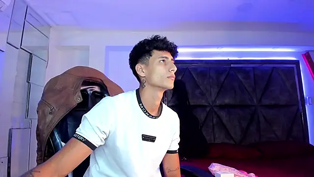 MaxiimoRomano_'s Webcam Show