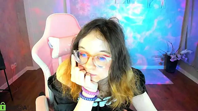 Aleks-caster লাইভ XXX চ্যাট