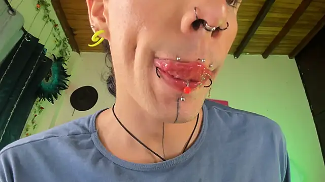 XXX chat uživo modela ArchieCollins