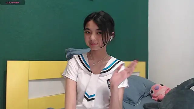 Shy_Kira's Live XXX Chat