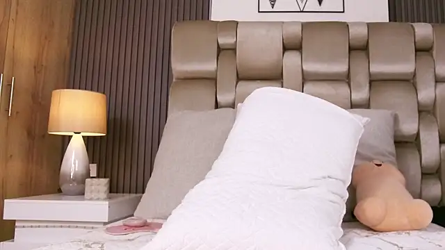 XXMILE élő XXX-chatje