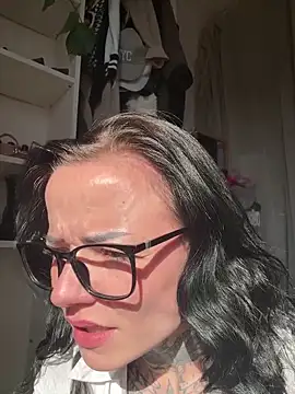 SkinnyLilly Webcam-Show