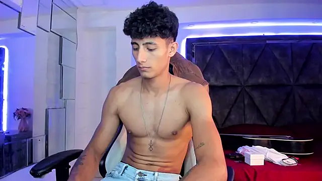 MaxiimoRomano_'s Webcam Show