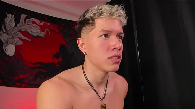 nathan_blake Adlı Modelin Canlı XXX Sohbeti