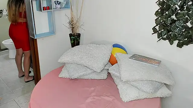 DestinyHills Chat XXX in diretta