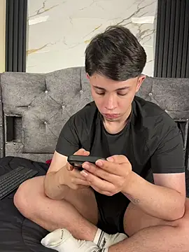 Noah-ledom Webcam-Show