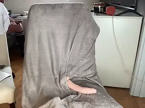 alejandrobg@xh Live XXX-Chat