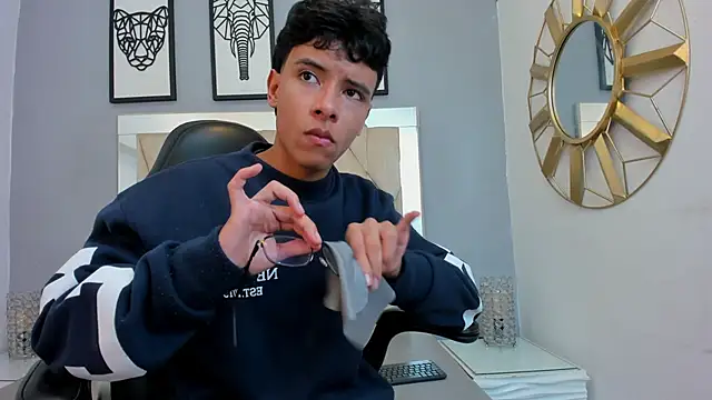 adams_bobby 现场XXX聊天