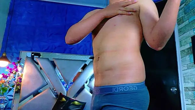 Pokazy przed kamerką – Oliver_Jamees