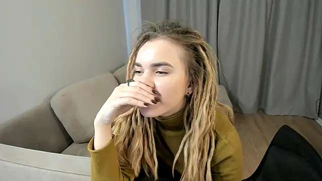 AldaCerrello Adlı Modelin Canlı XXX Sohbeti