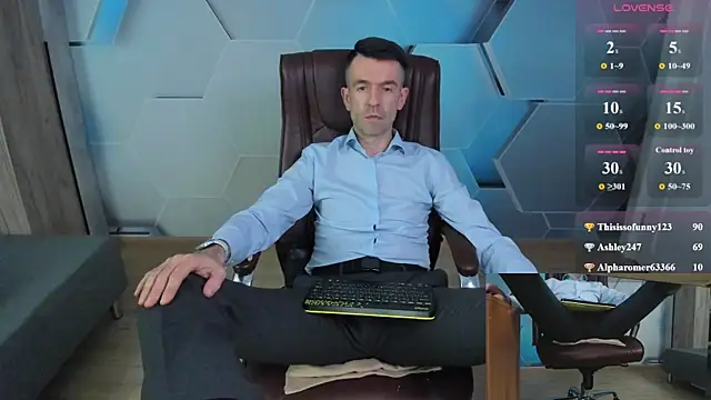 SteveTiger élő XXX-chatje