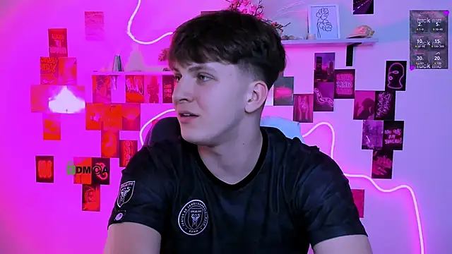 Chatroom XXX en direct de travis_wolf_