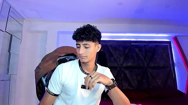 XXX chat uživo modela MaxiimoRomano_