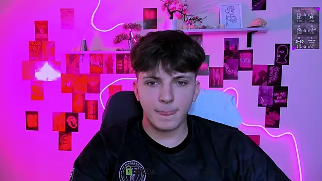 travis_wolf_n Live XXX chat