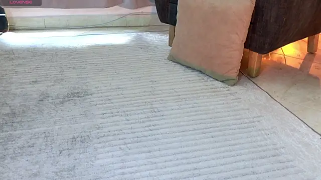 aramjones Adlı Modelin Canlı XXX Sohbeti