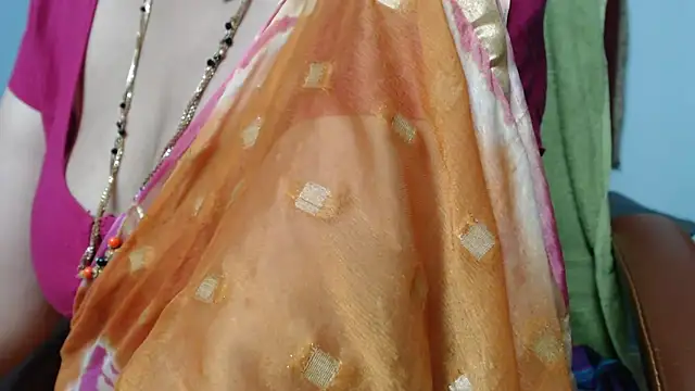 Pokazy przed kamerką – sunitha-3