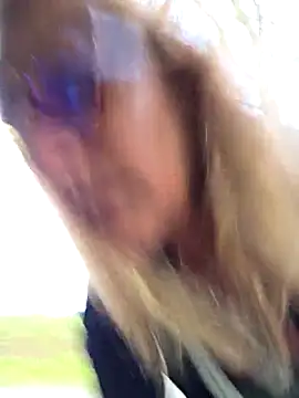 HotWifeLyn68 Webcam-Show