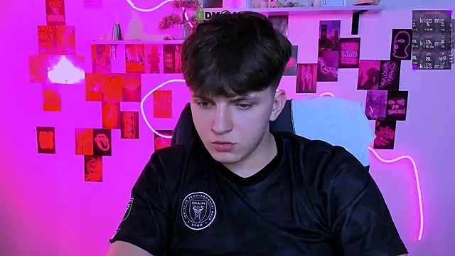 travis_wolf_のライブXXXチャット