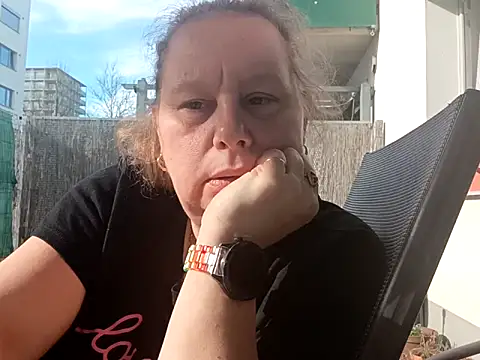 Jahudka47のライブXXXチャット