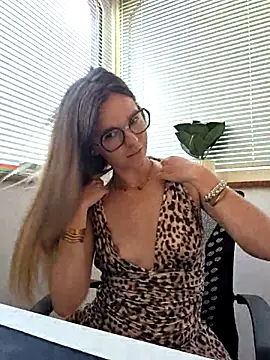 lucie_mehott 现场XXX聊天