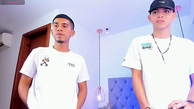 your_d0ll1 Webcam Show