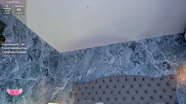 Aprillbrunetten Live XXX chat