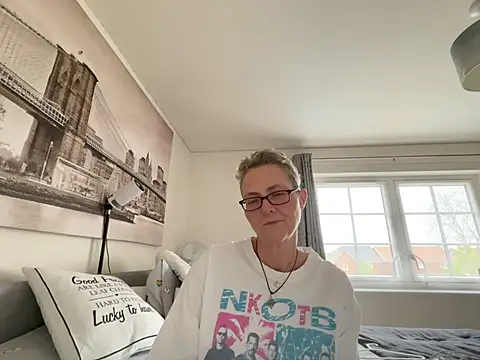 Curvy-Jinx Chat XXX in diretta